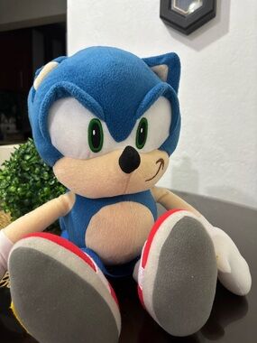Zonic Plush Back Pack Never used